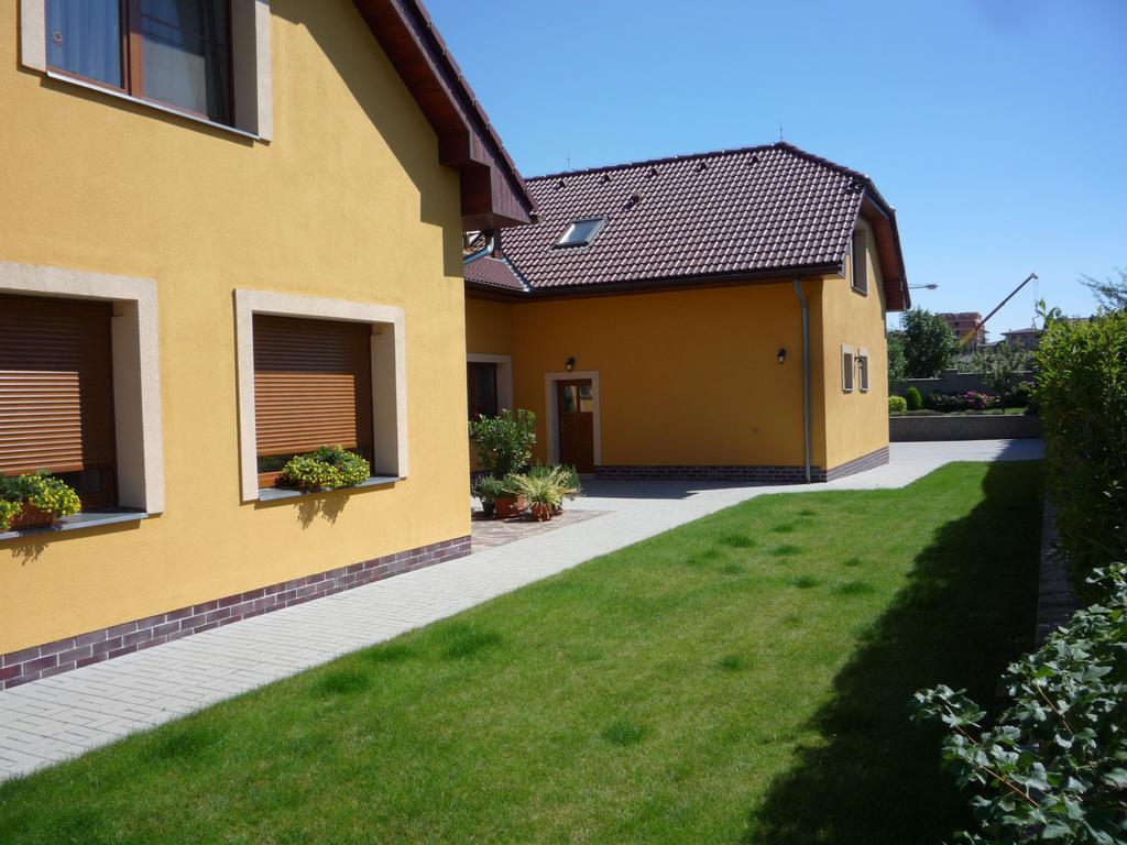 Chýně Apartmany Graf מראה חיצוני תמונה
