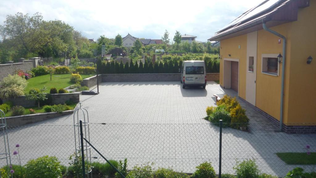 Chýně Apartmany Graf חדר תמונה