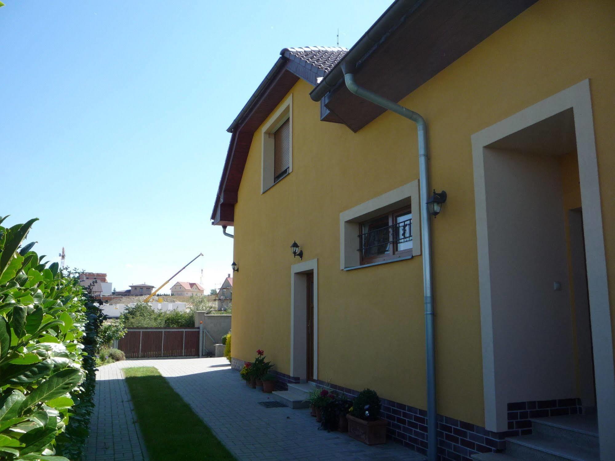 Chýně Apartmany Graf מראה חיצוני תמונה